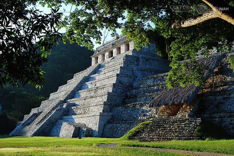 VIII Mesa Redonda de Palenque «Nuevos descubrimientos en la arqueología maya»