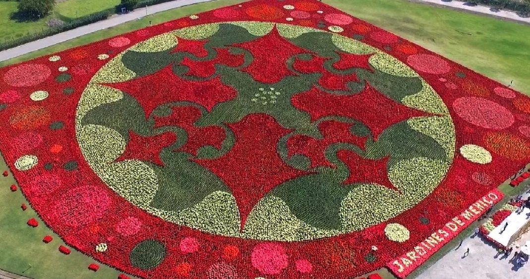#OrgulloNacional México rompe récord del Tapete Floral más grande del mundo.