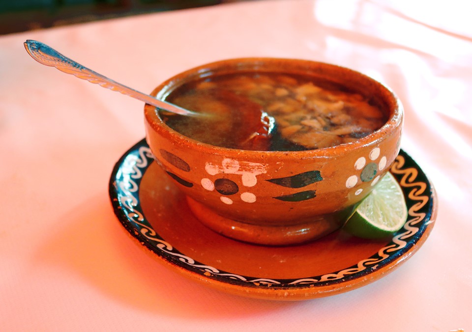 CALDOS con quelites, flores y hongos; 3 recetas tradicionales Matlatzincas del Estado de México